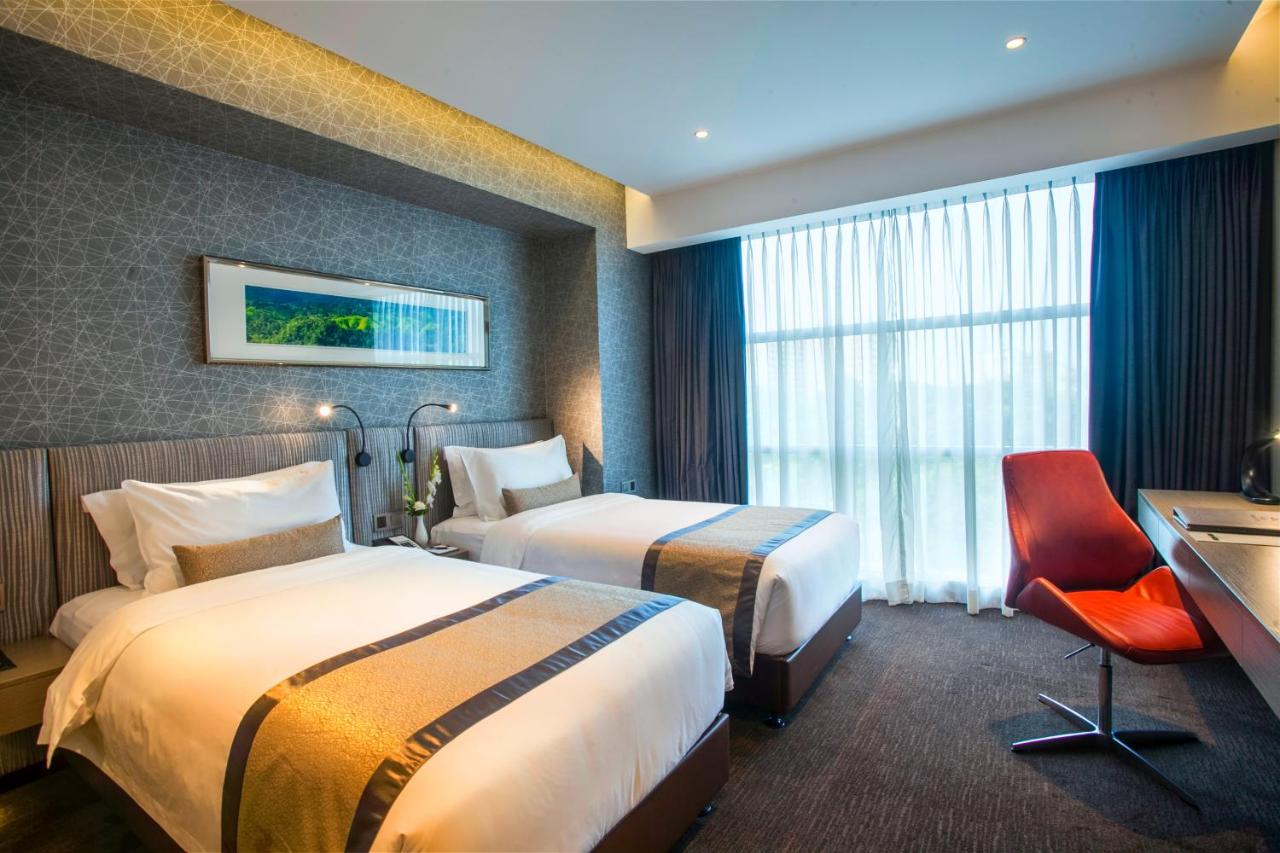 Best Western Plus Maple Leaf photo