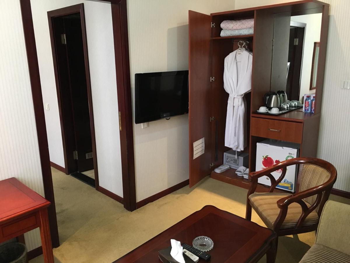 Royal Hotel photo