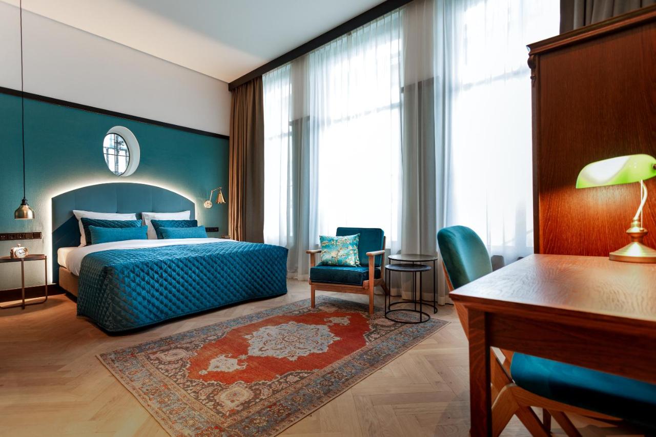 The Hendrick's Hotel in Amsterdam - La Tua Fuga Narrativa nel Cuore del Patrimonio Nautico di Amsterdam