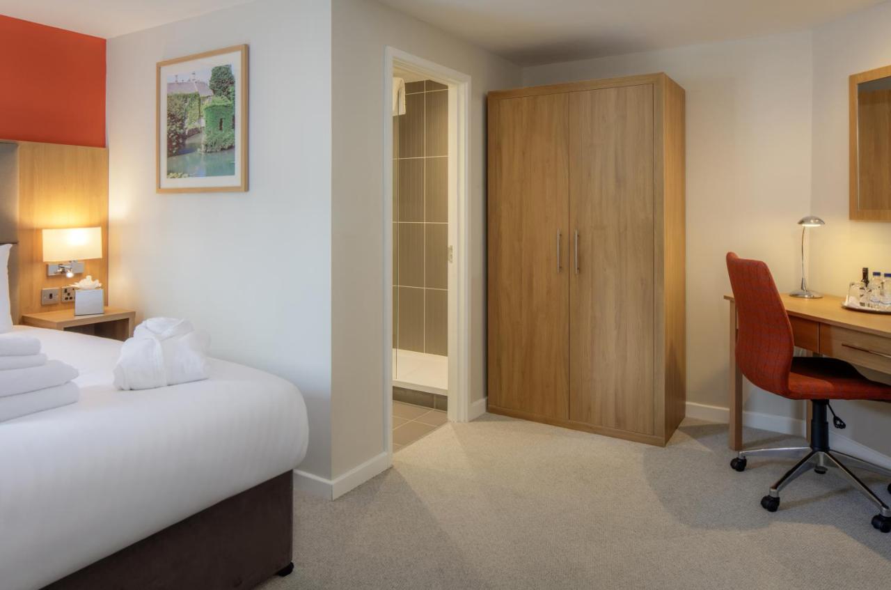 Oxford Witney Four Pillars Hotel Deals & Reviews, Witney