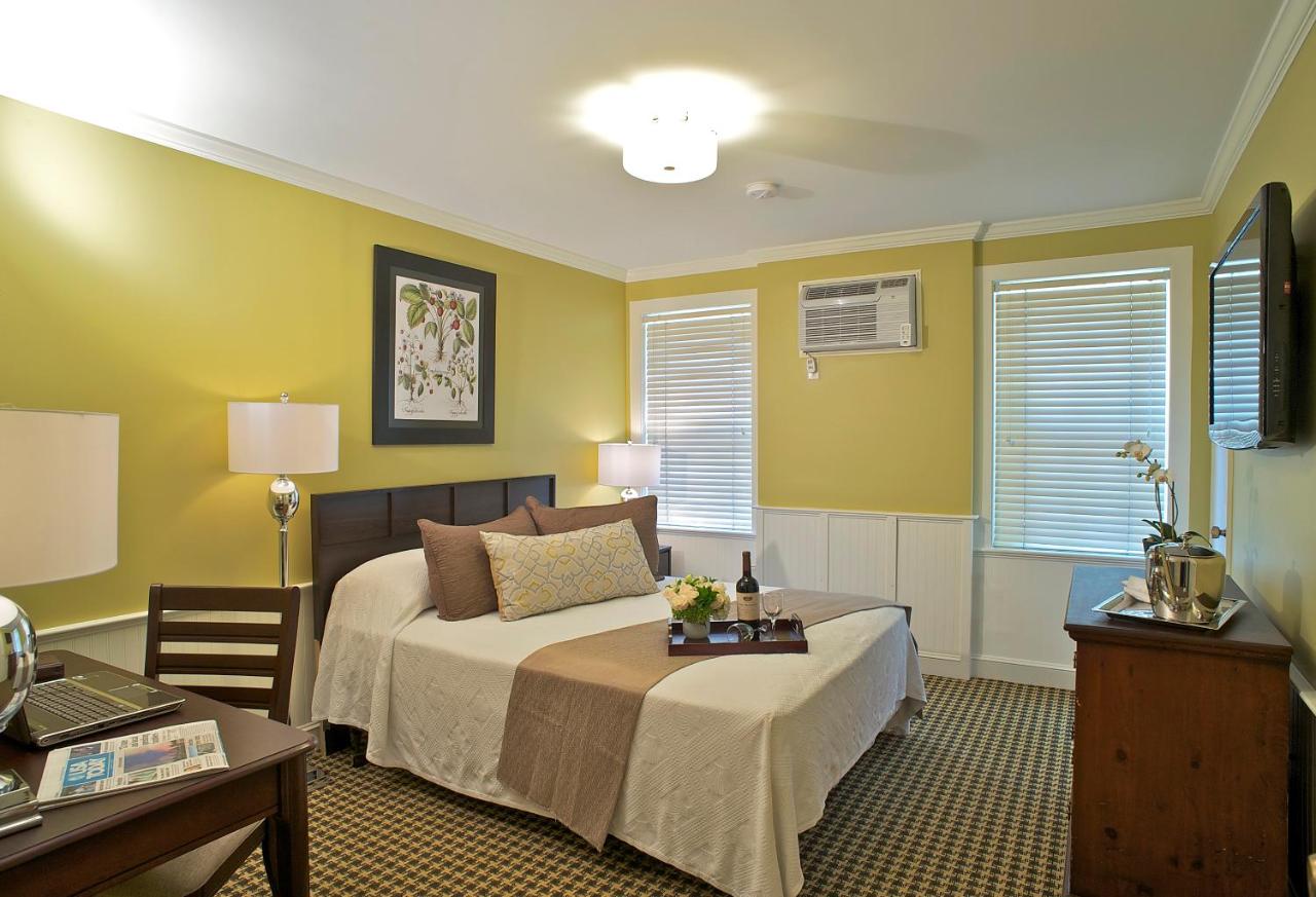Concord's Colonial Inn — photo 5