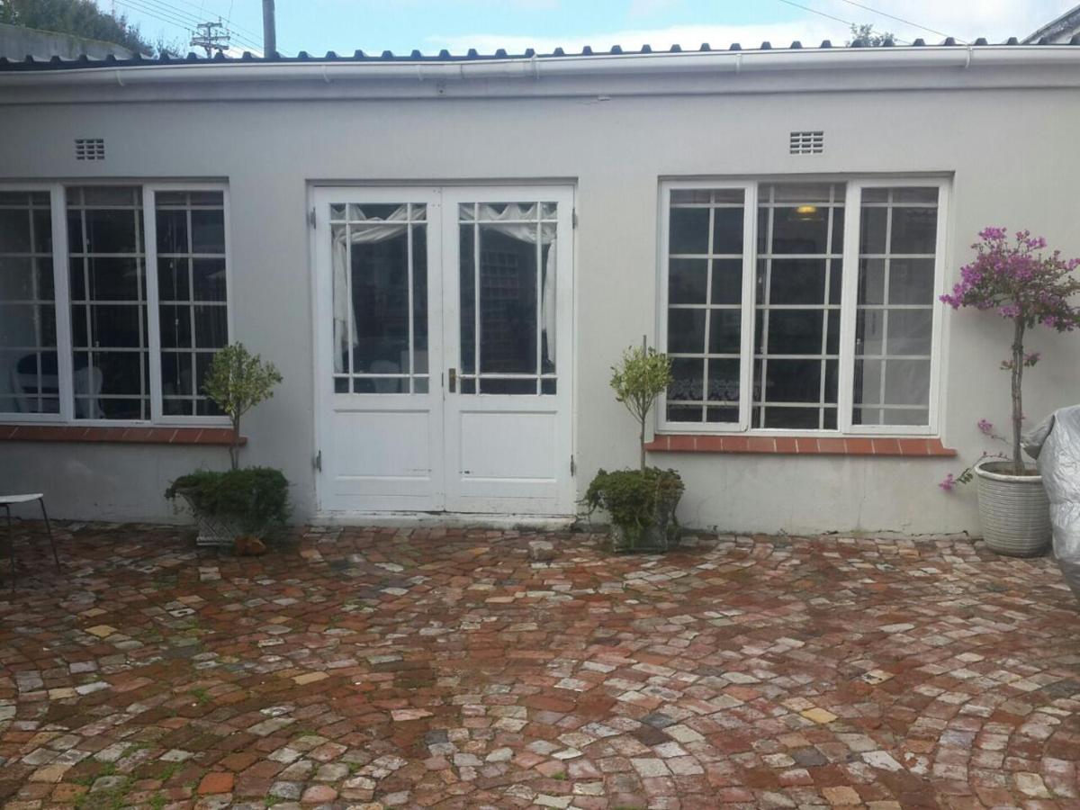 Dancers' Cottages - 3