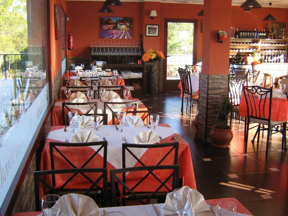 Hotel Restaurant Cau Blanch (España Useras) - Booking.com