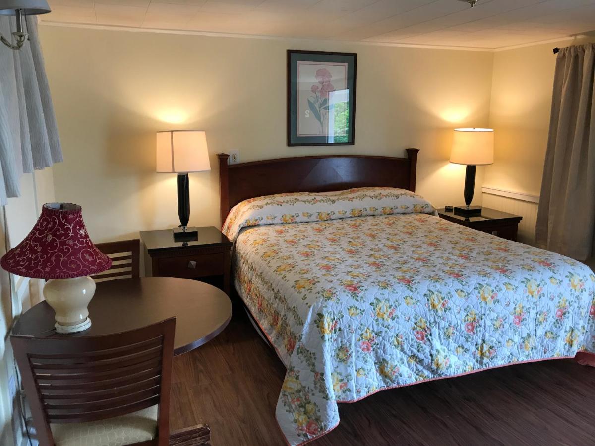 Royale Coach Motor Lodge — photo 10