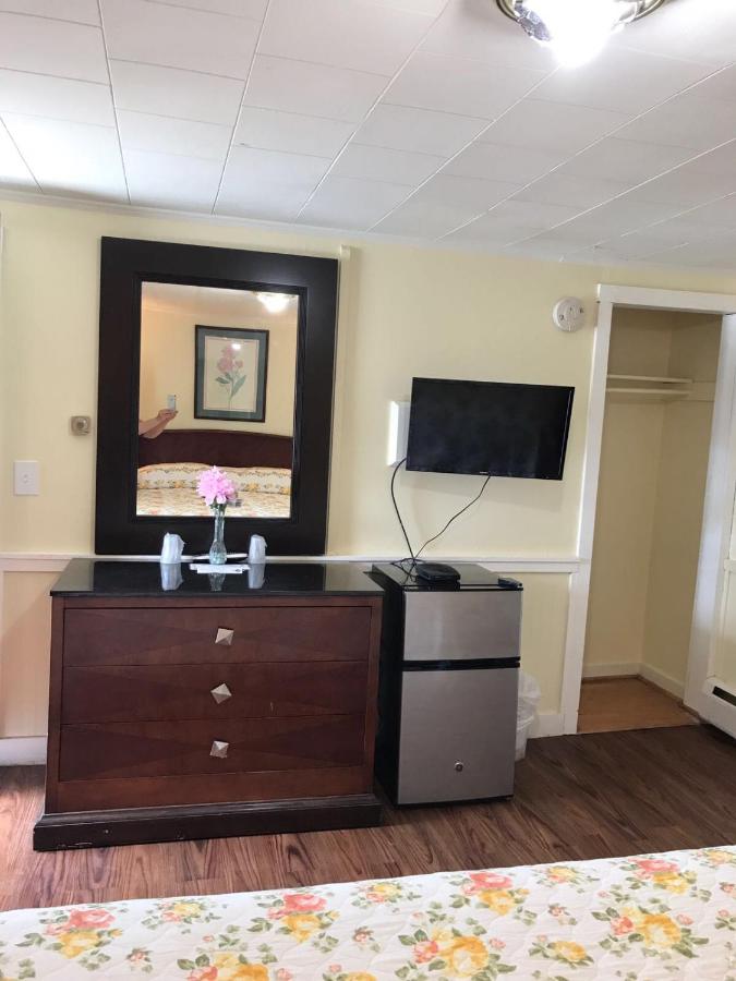 Royale Coach Motor Lodge — photo 19