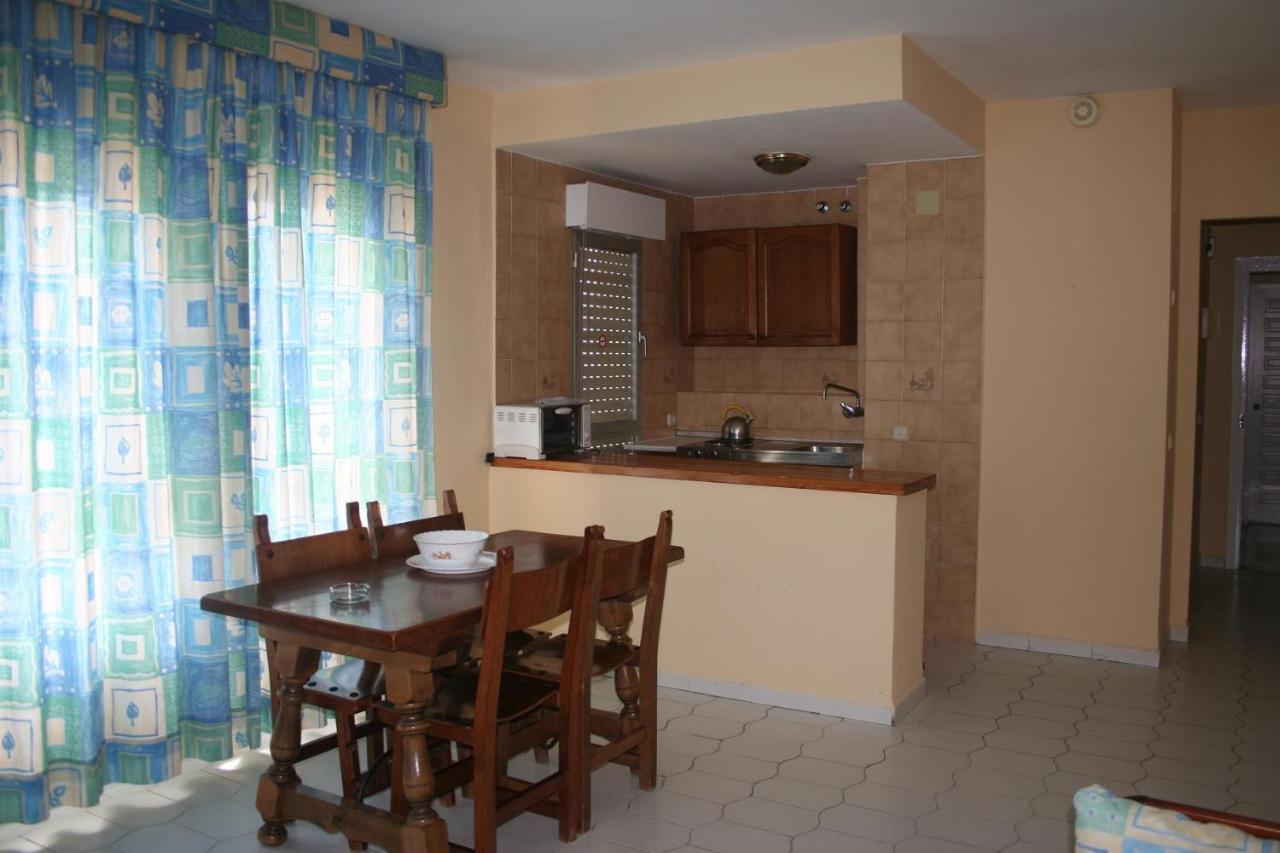 Apartamentos Benal Beach - Geinsa, Benalmádena, Spain ...