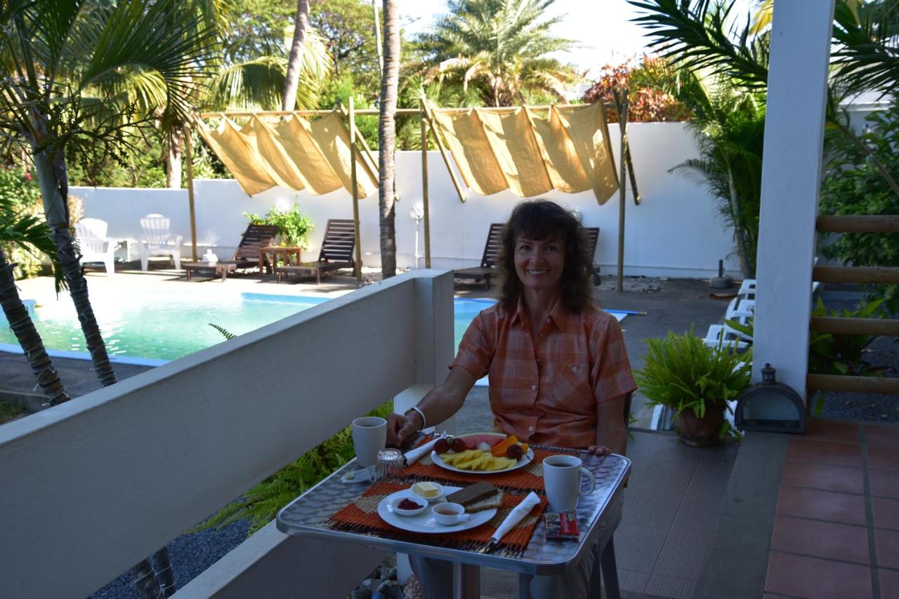 Villa Osumare Cosy Beach front Guest House - 2