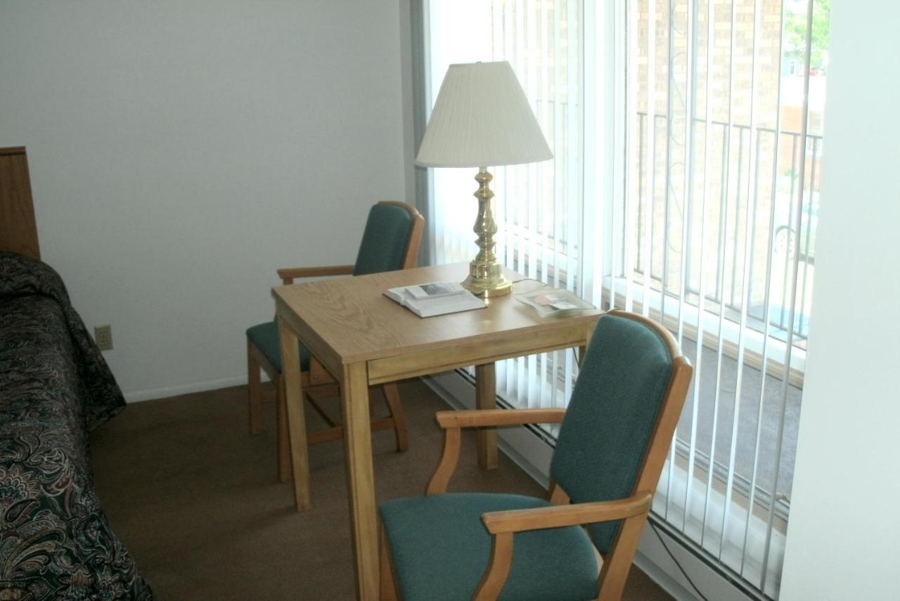 Budget Host Inn — photo 20