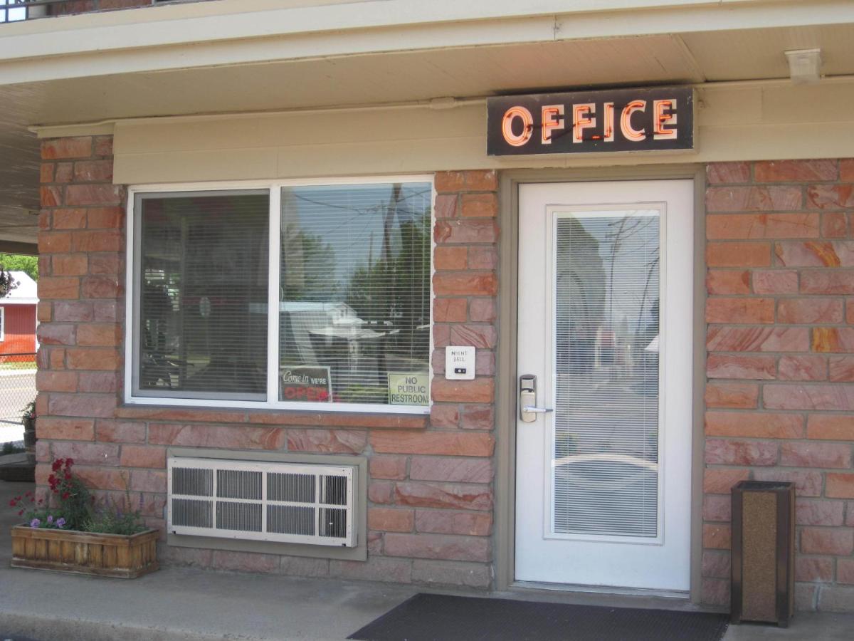Interstate 8 Motel Lakeview — photo 10