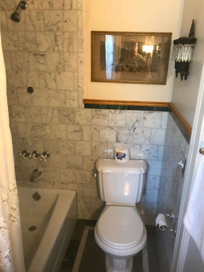 Edgewood Bed & Breakfast — photo 23
