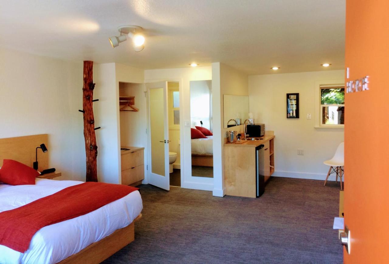 Heliotrope Hotel — photo 22