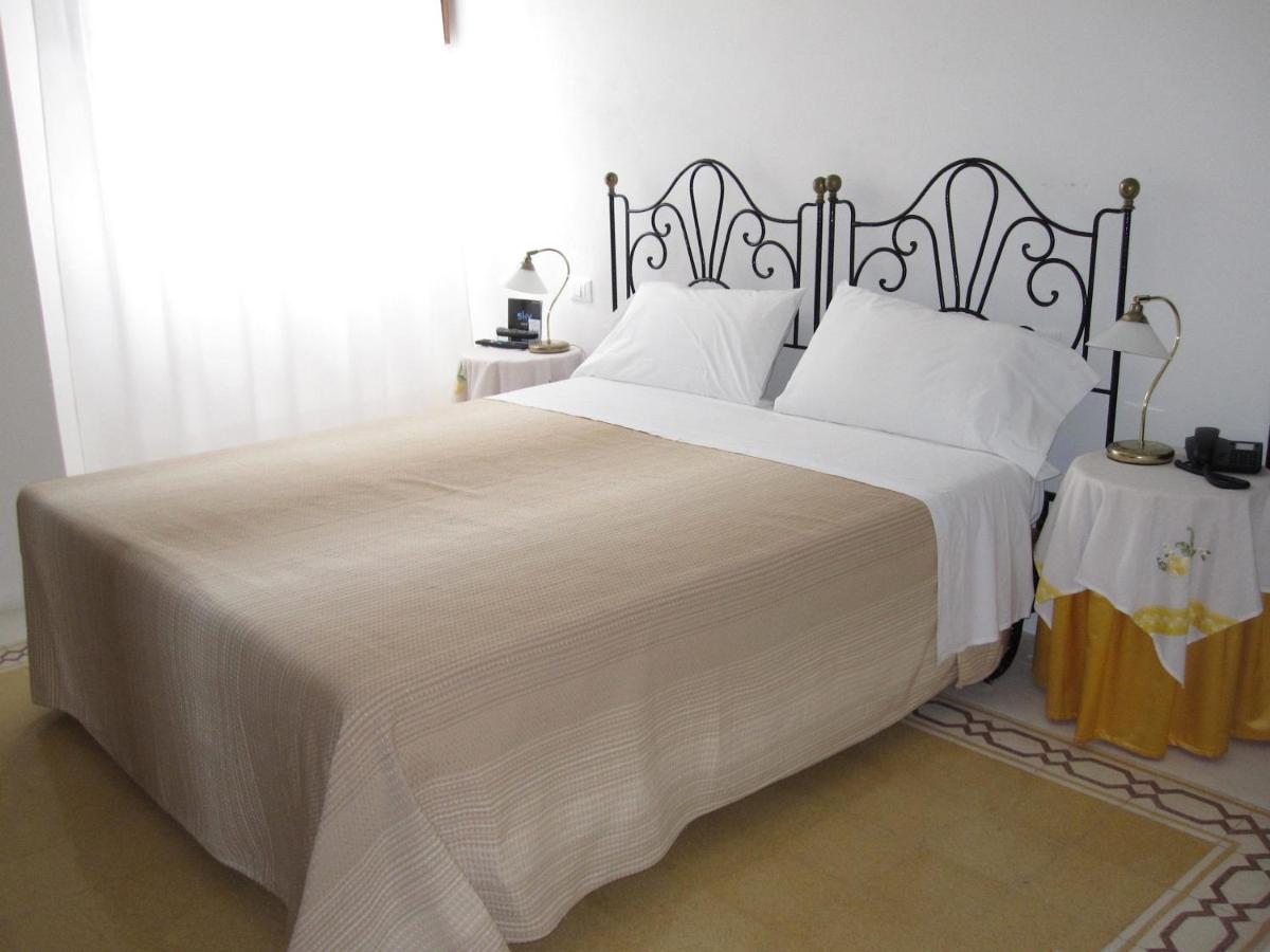 Hotel Santa Marina Antica Foresteria photo