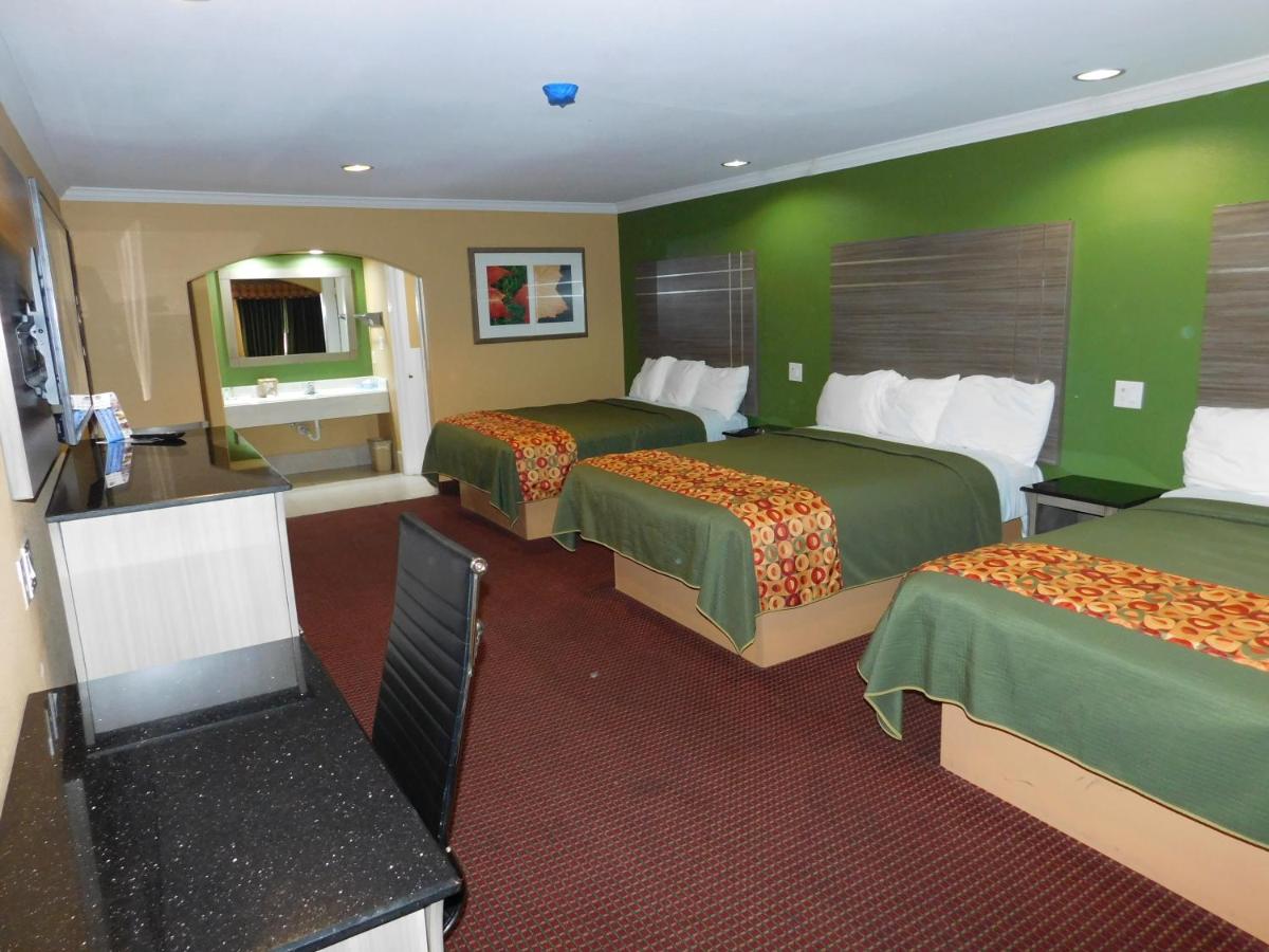 Regency Inn & Suites — photo 2