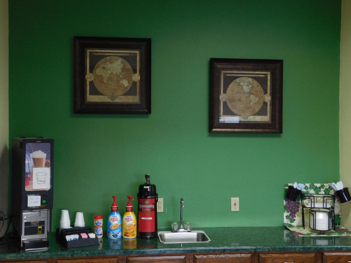 Regency Inn & Suites — photo 19