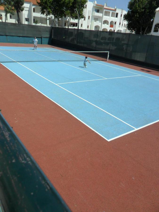 Tennis court: Hotel Apartamento Brisa Sol