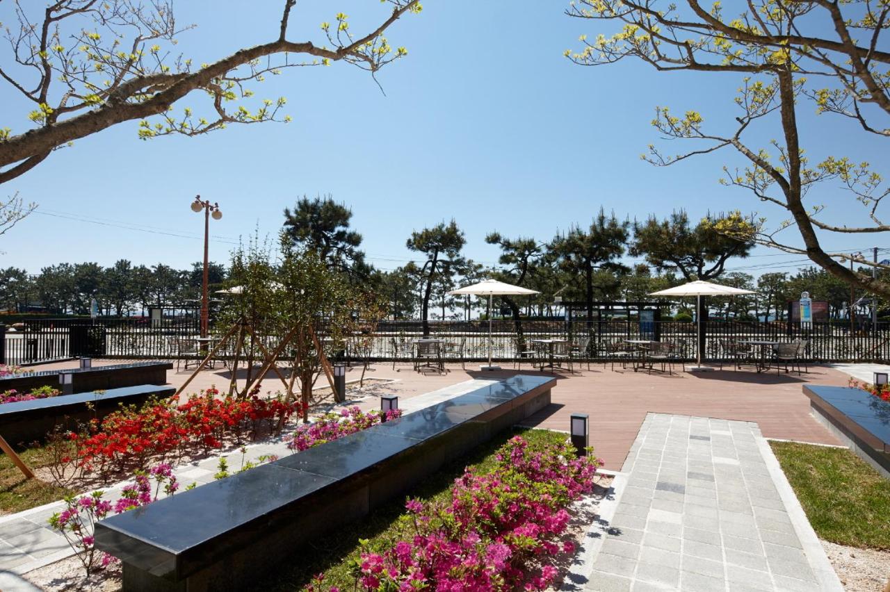 Beach: Shilla Stay Busan Haeundae