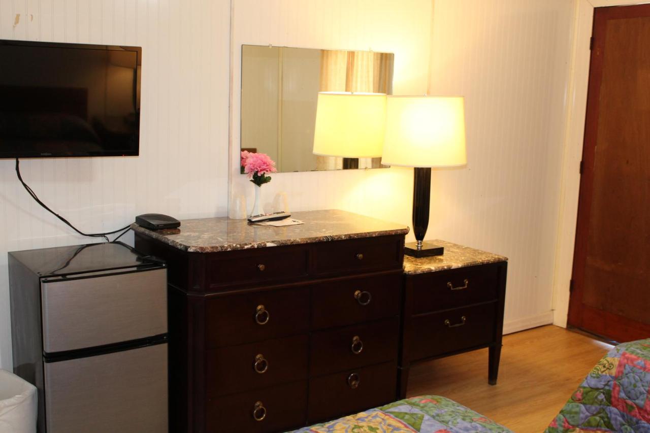 Royale Coach Motor Lodge — photo 4