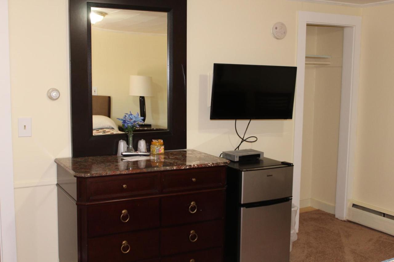 Royale Coach Motor Lodge — photo 14