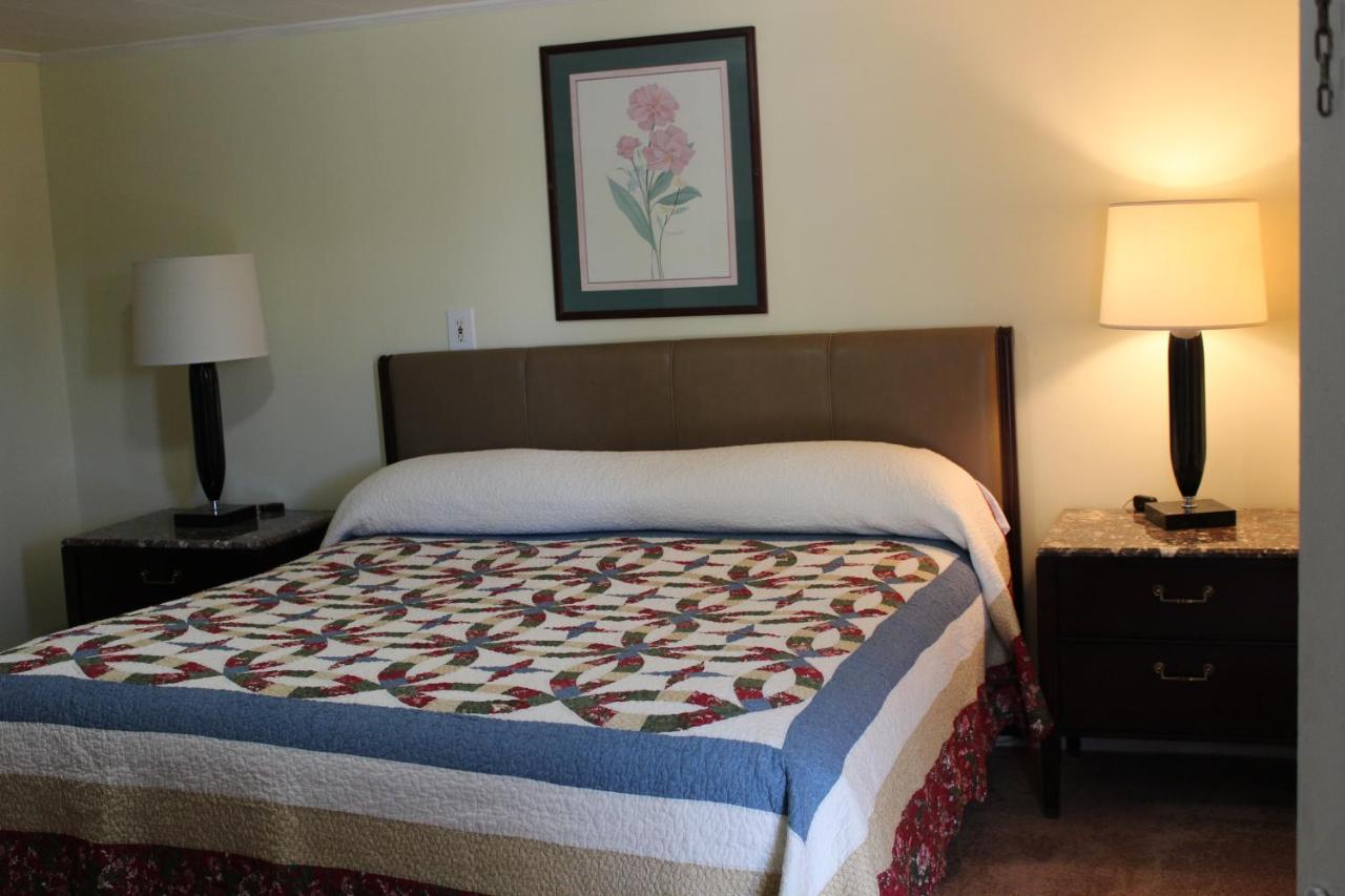 Royale Coach Motor Lodge — photo 12
