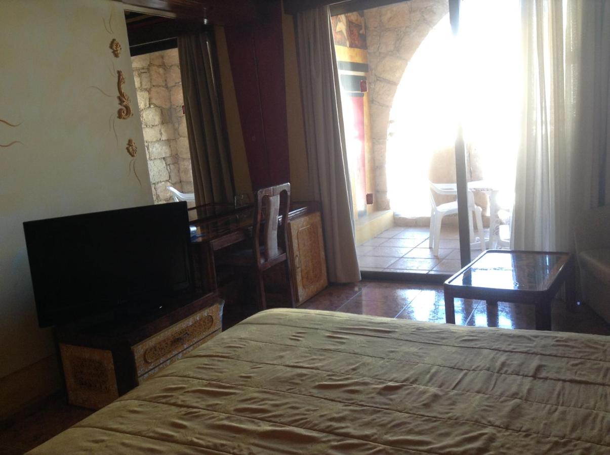 Roman Boutique Hotel photo