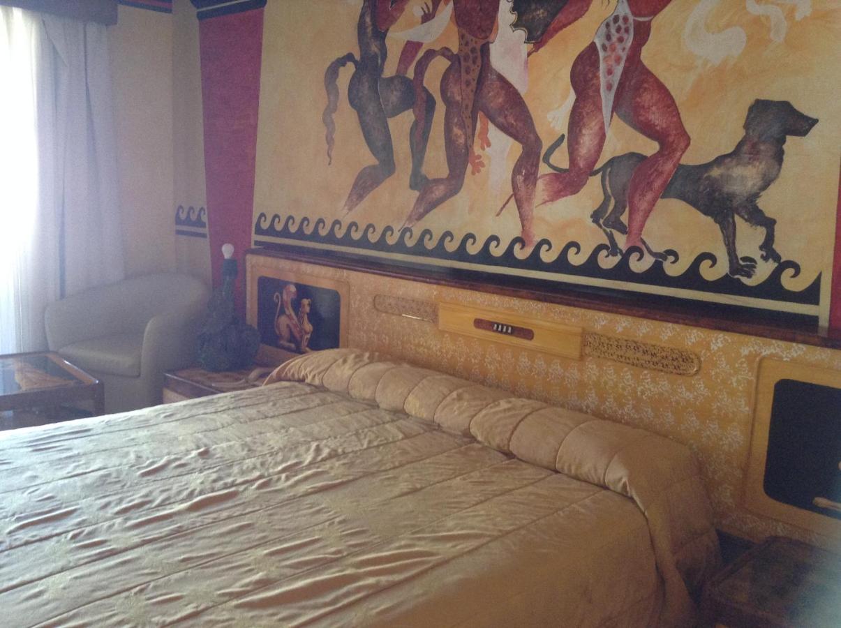 Roman Boutique Hotel photo