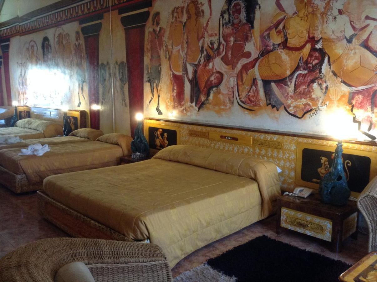 Roman Boutique Hotel photo
