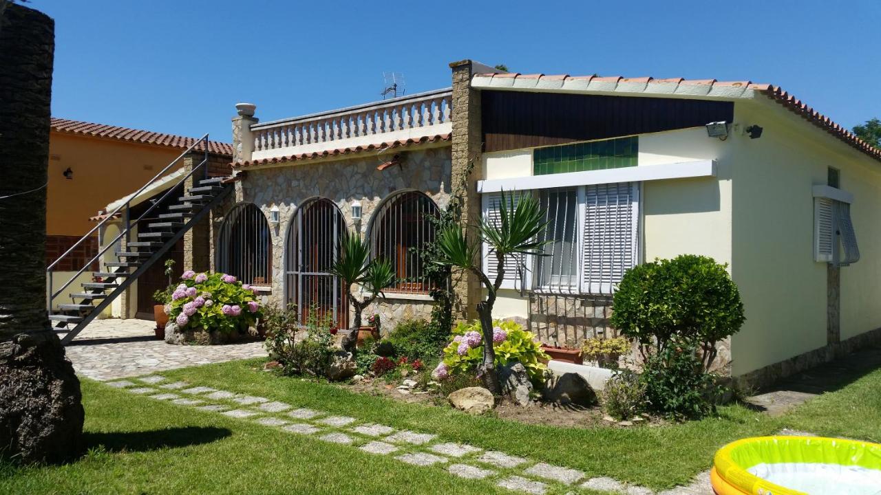 Villa Montgri (Spagna Empuriabrava) - Booking.com