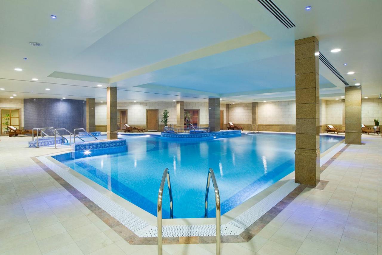 Heated swimming pool: Bonnington Hotel & Leisure Centre