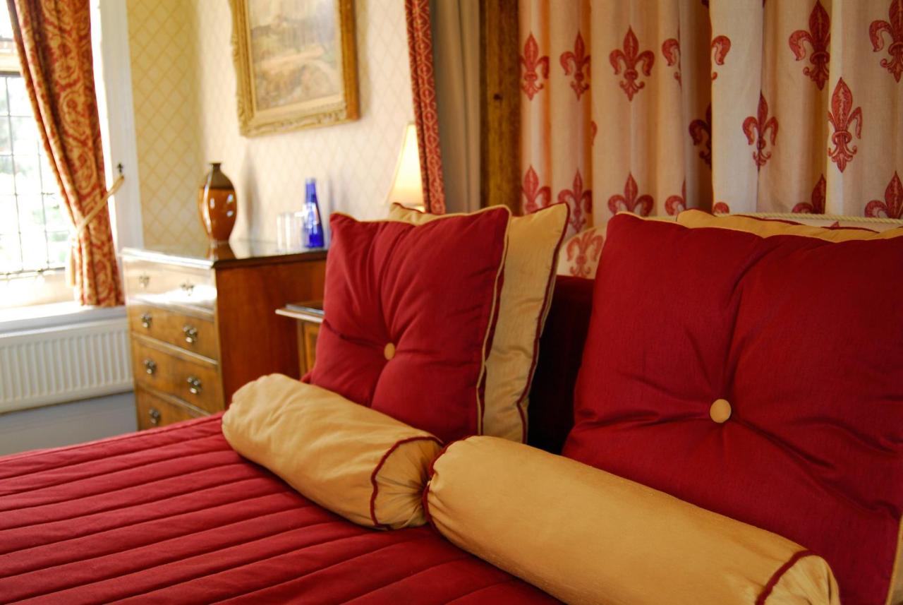 Dunsley Hall Country House Hotel - Laterooms
