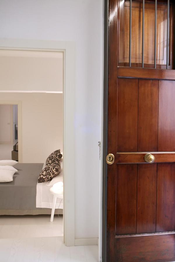 White Stylish Apartments photo