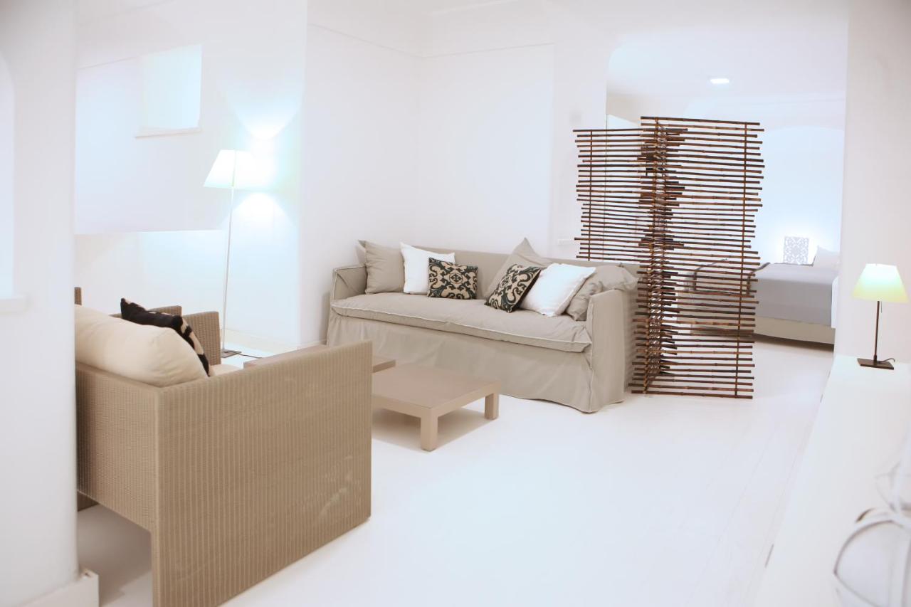 White Stylish Apartments photo