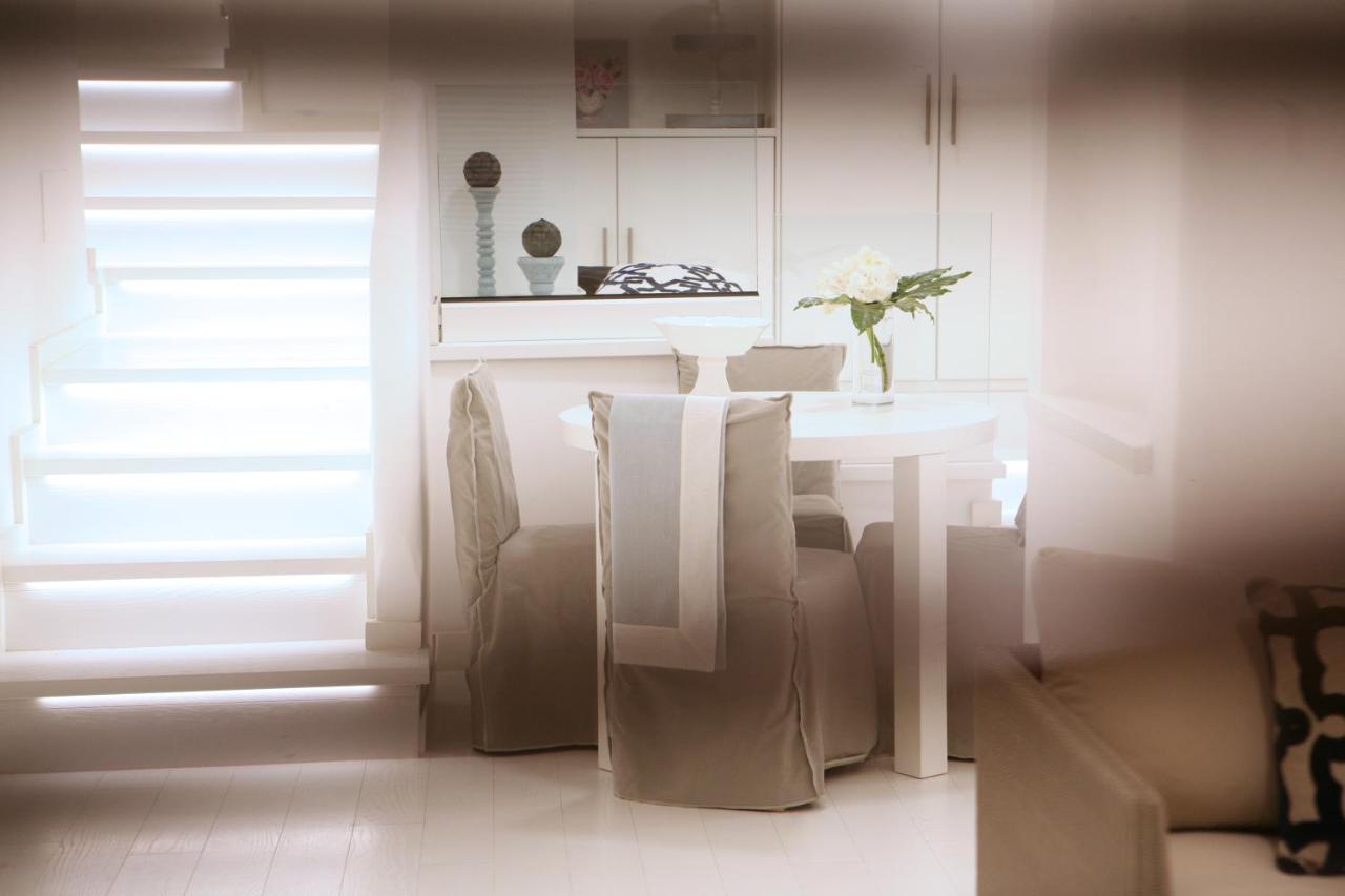 White Stylish Apartments photo