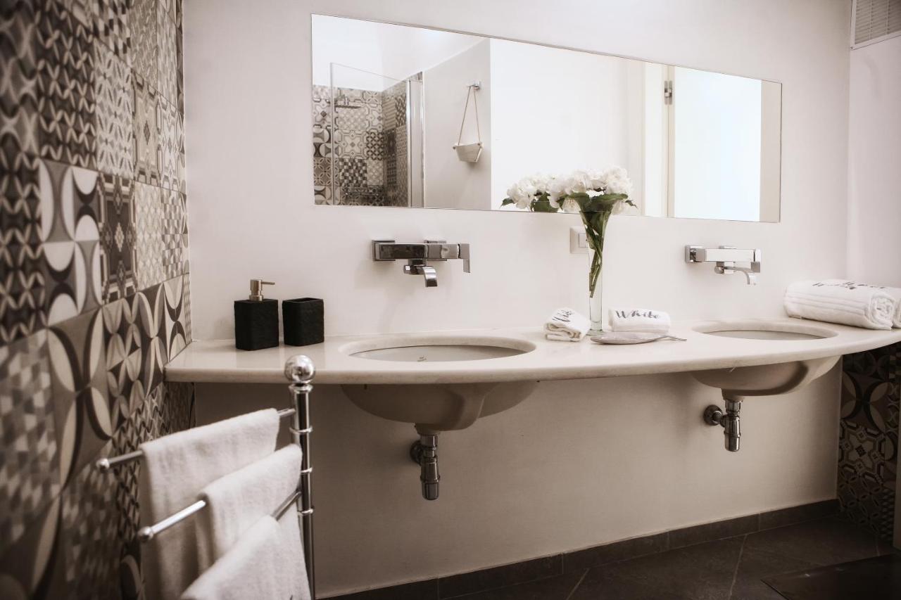 White Stylish Apartments photo