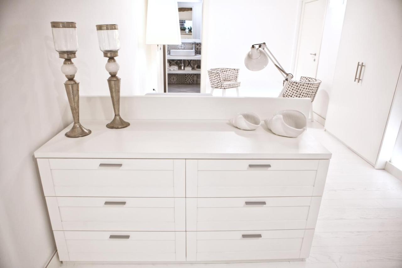 White Stylish Apartments photo