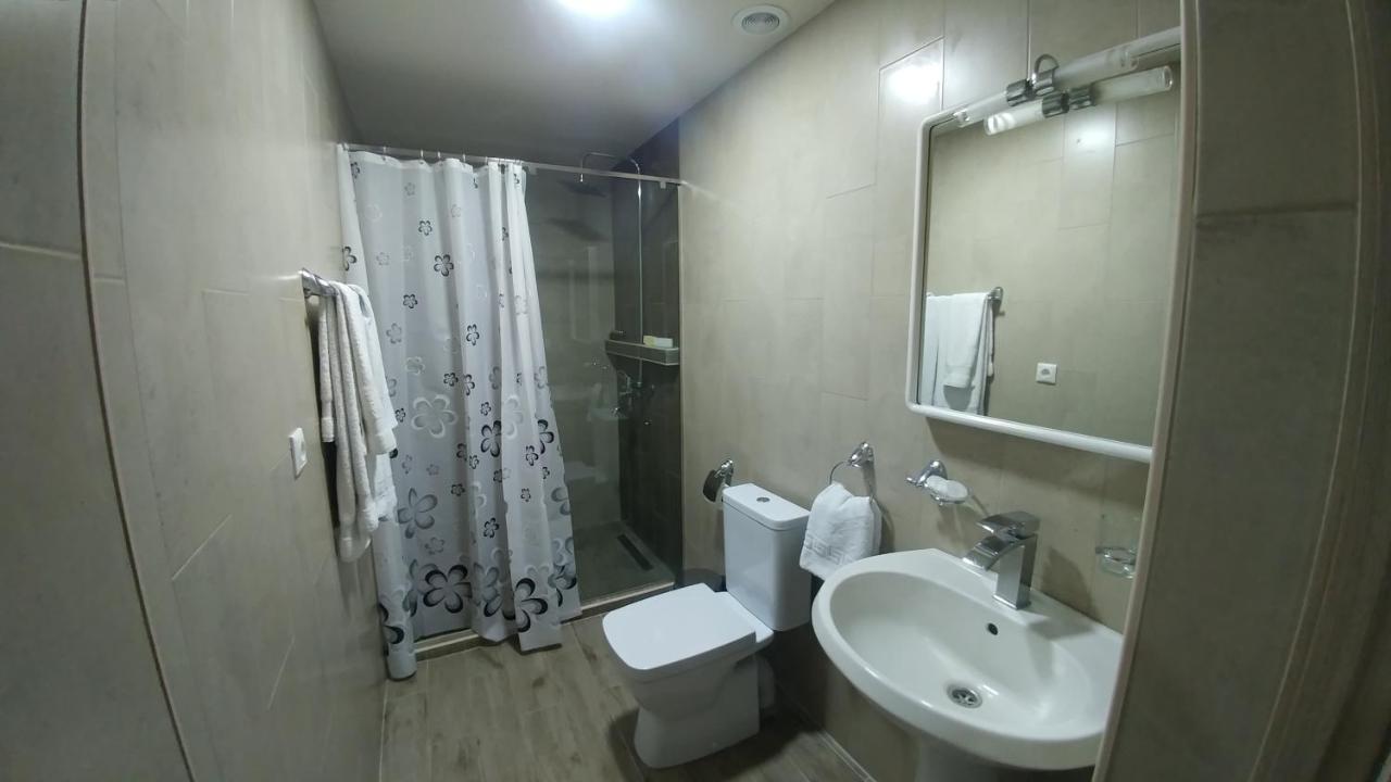 Cross Apartments and Tours photo
