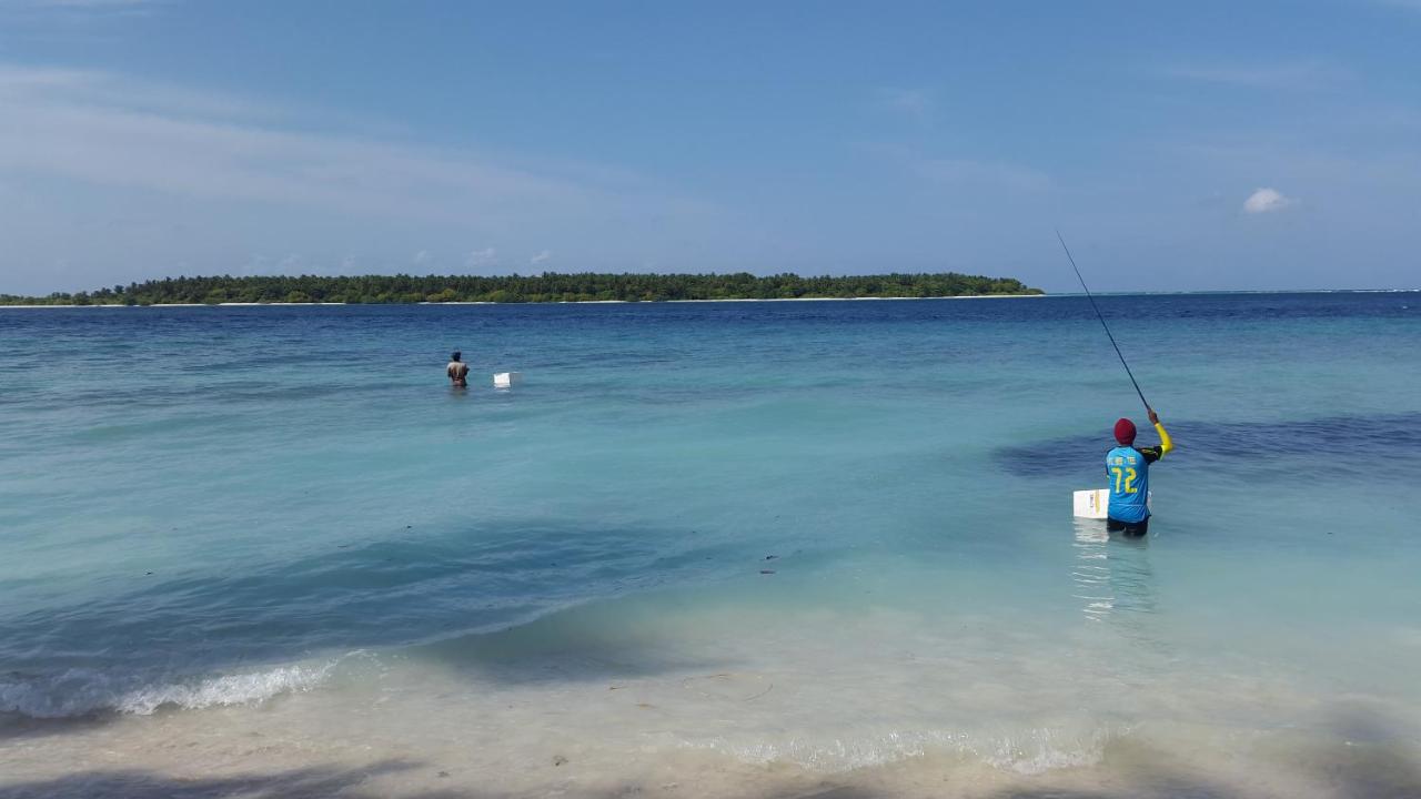 Beach: Madi Finolhu Guest House