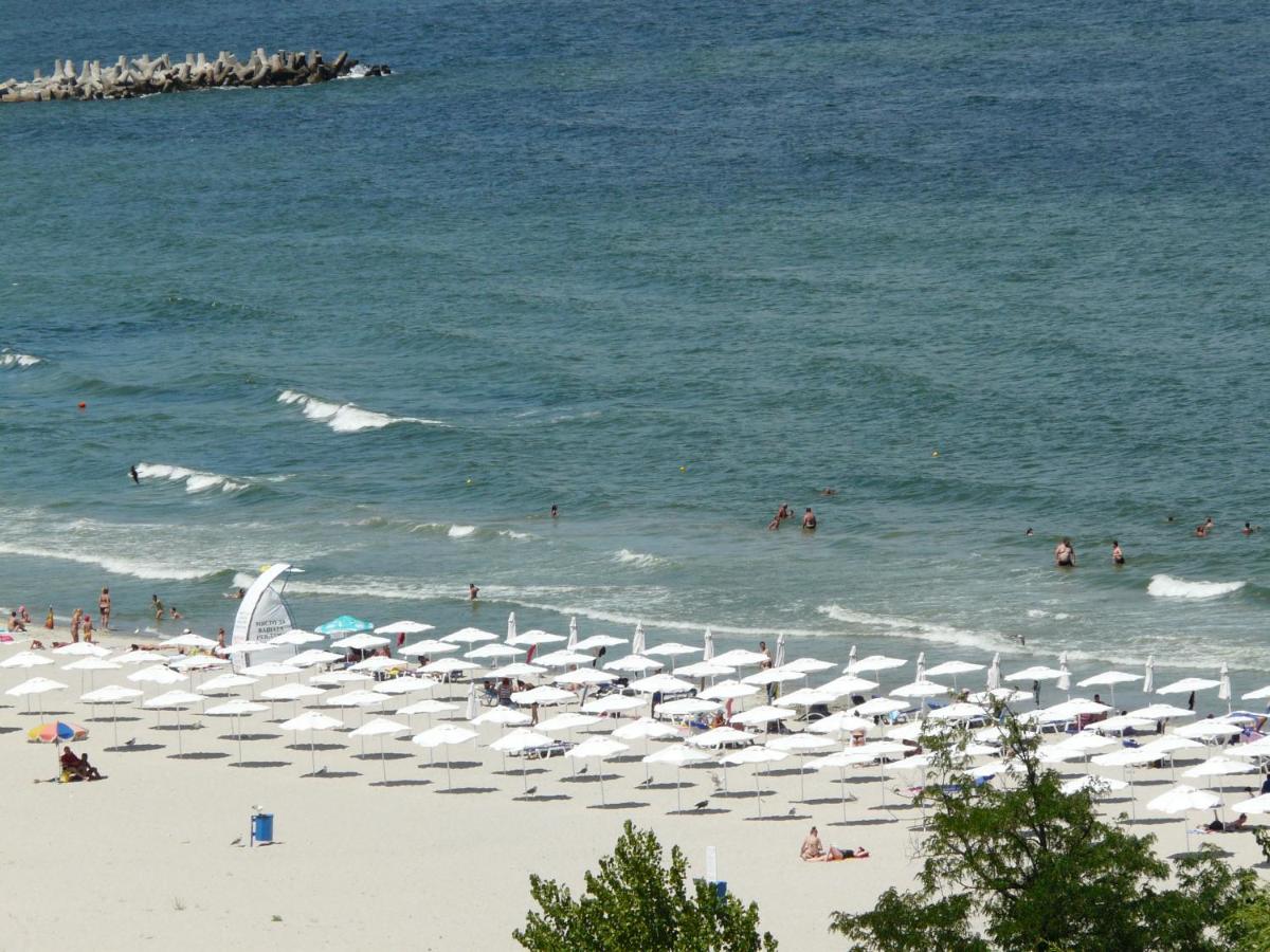 Beach: Апартаменти Варна Саут на плажа - Varna South Apartments on the beach