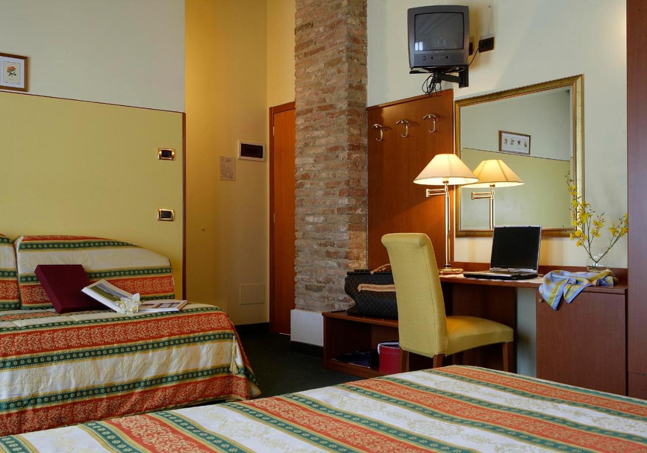 Hotel Antico Moro photo