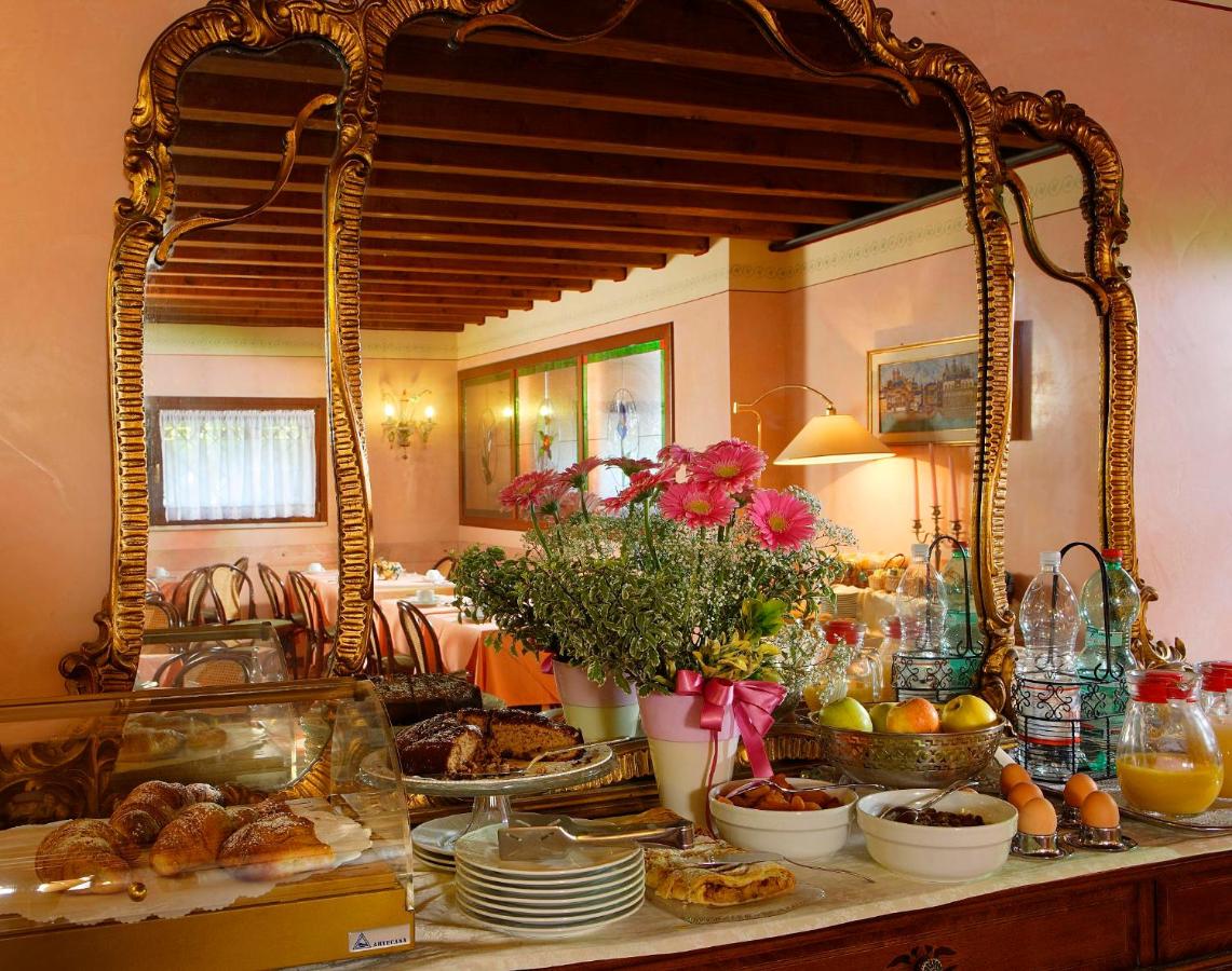 Hotel Antico Moro photo