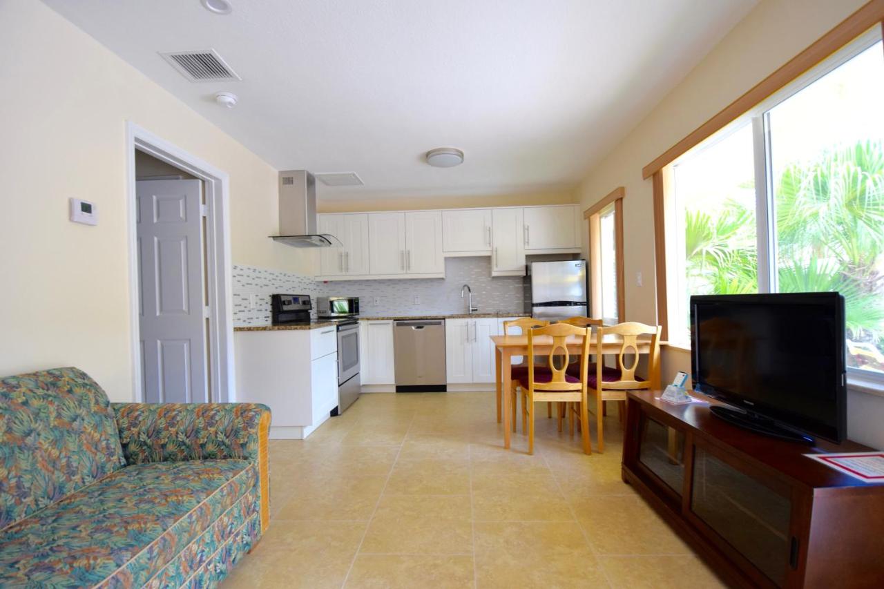 Surf Side Resort — photo 5