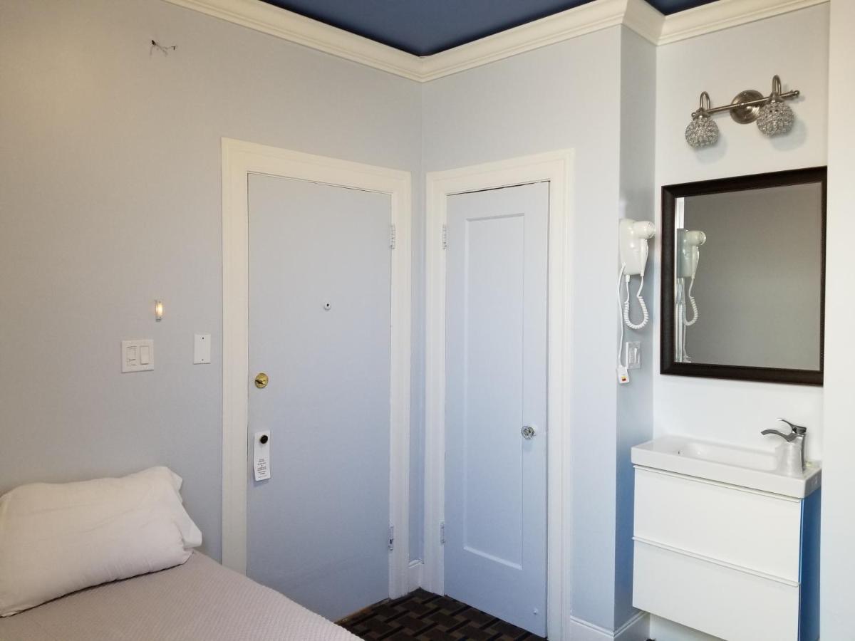 Twin Peaks Hotel — photo 20