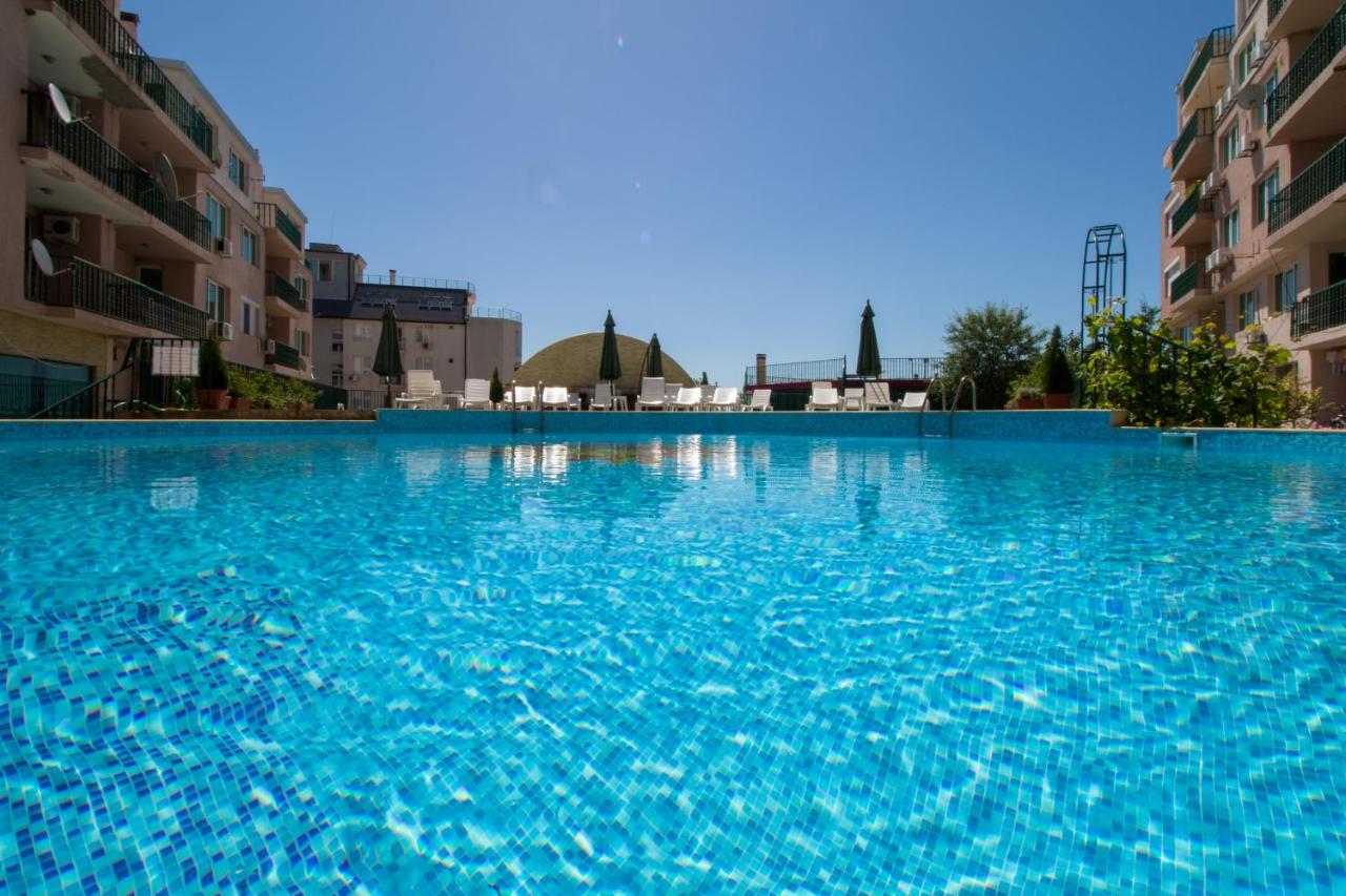 Heated swimming pool: Guest Apartments Trigor City