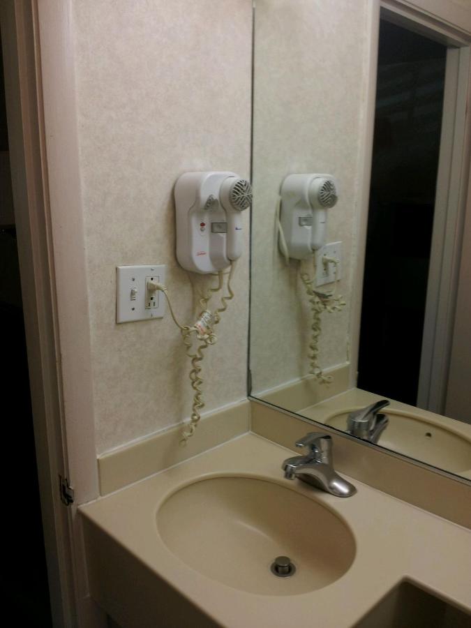 Townhouse Motel — photo 8
