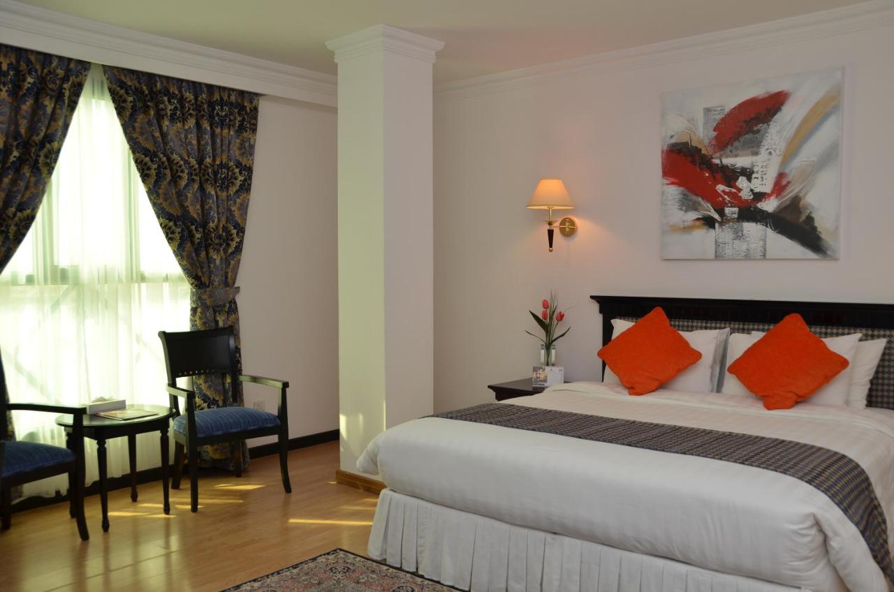 Pars International Hotel photo