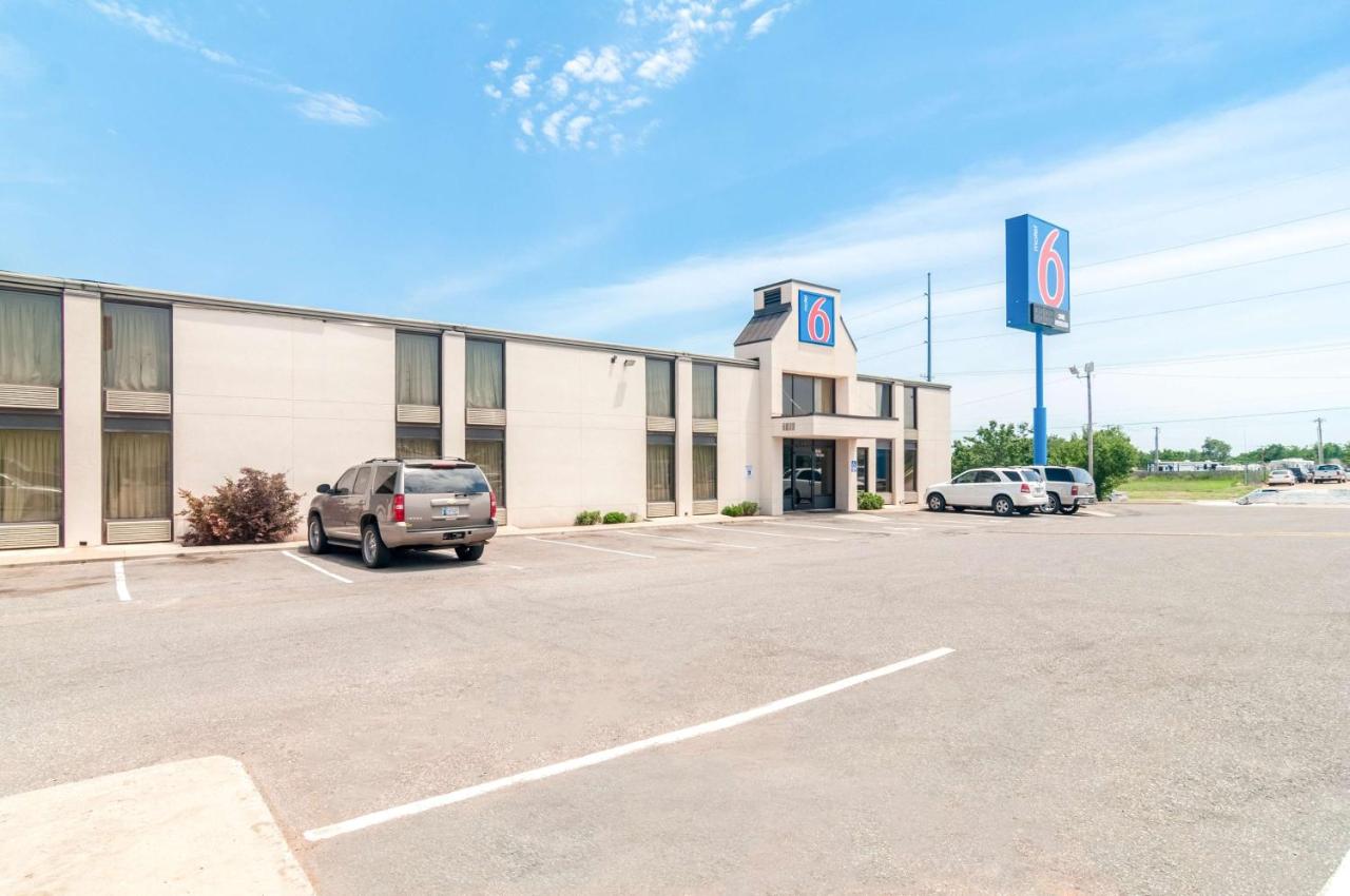 Deluxe Motel — photo 9
