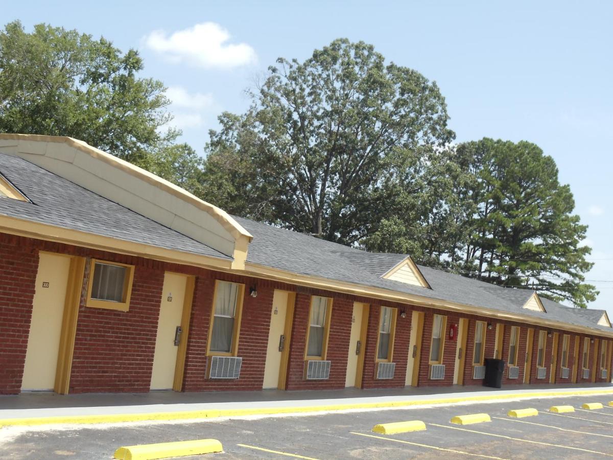 Antlers Budget Inn — photo 13