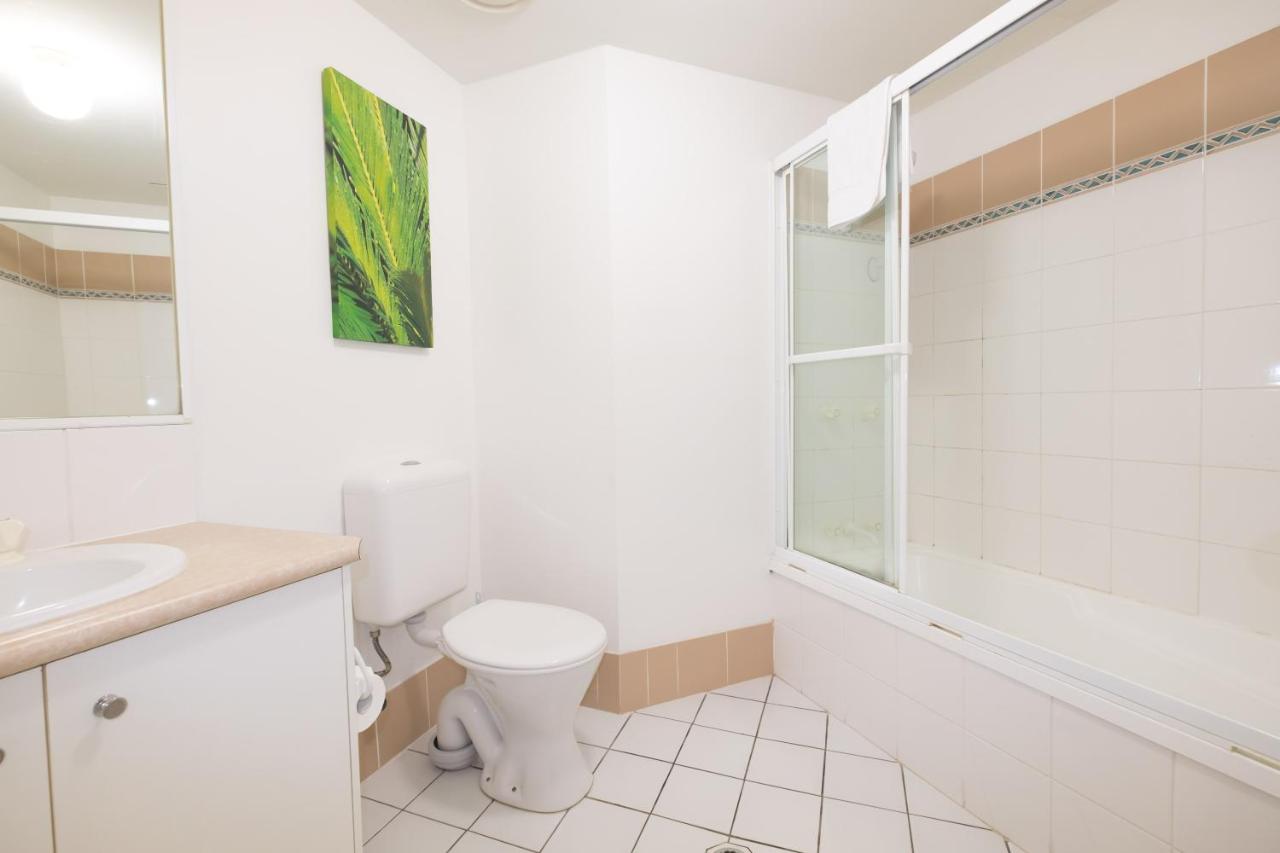 Sanctuary Lake Apartments photo