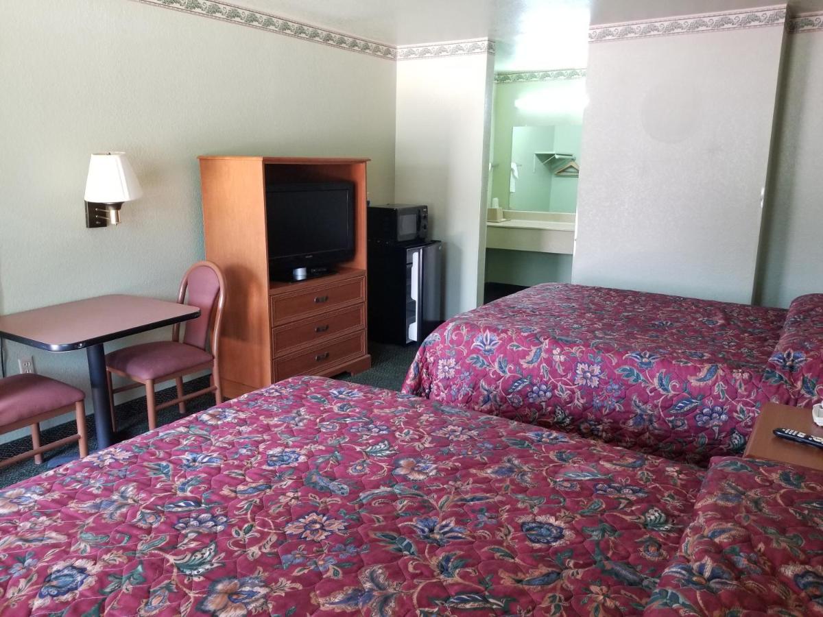 Howell's Motel — photo 13