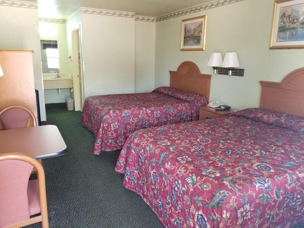 Howell's Motel — photo 8