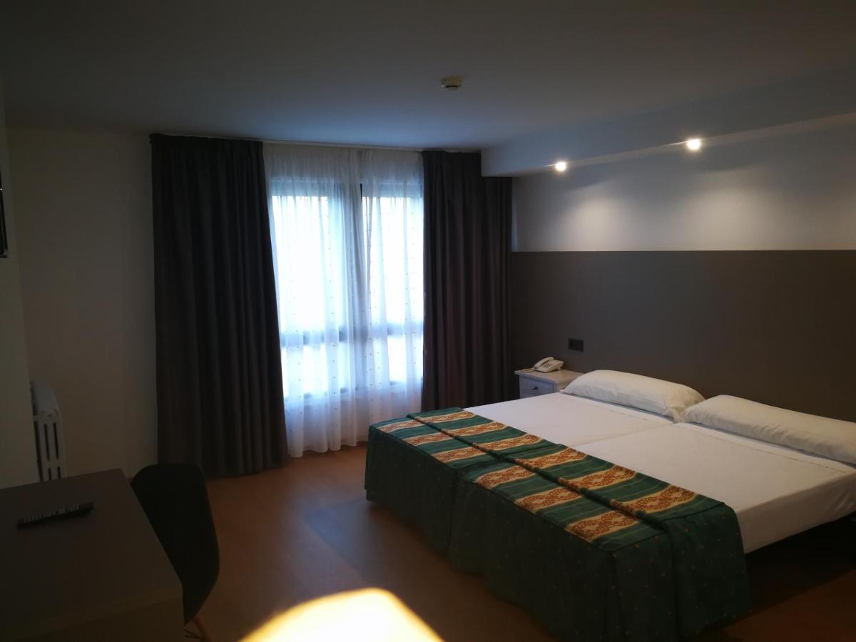 Hotel Ría Mar, Villalonga, Spain - Booking.com